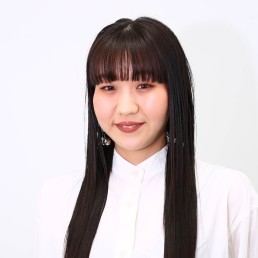 村井　桃香